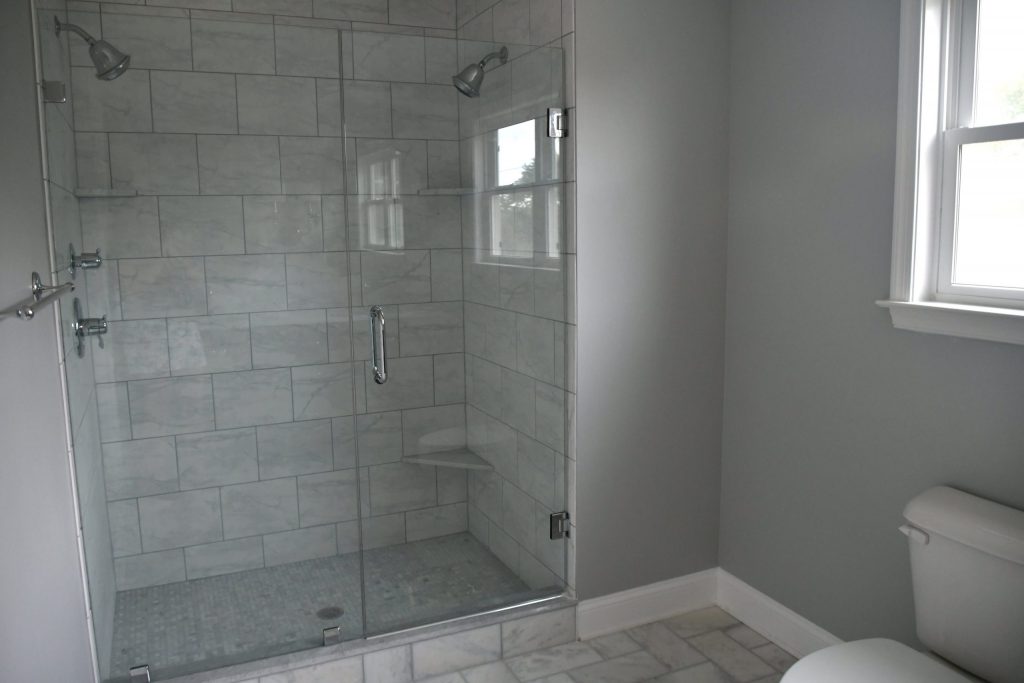 shower with two shower heads min